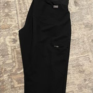 FIGS Zamora jogger scrubs